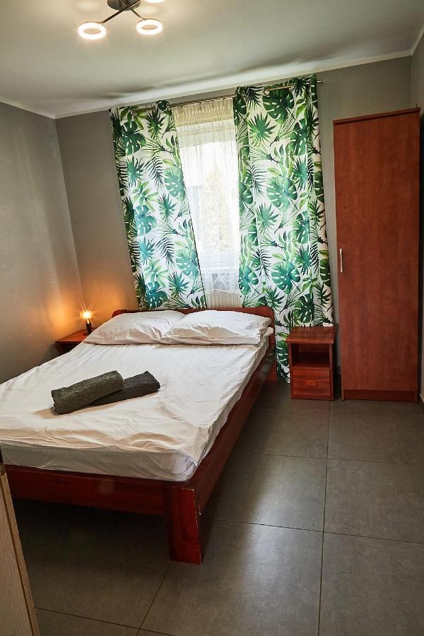 Sadova Park Villa Ślesin Buitenkant foto