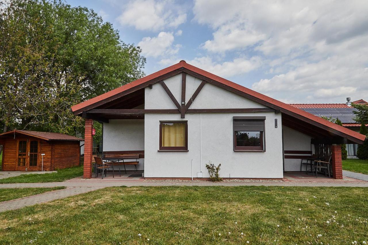 Sadova Park Villa Ślesin Buitenkant foto